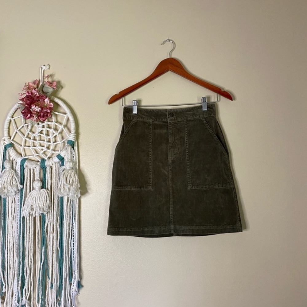 Lou and Grey Corduroy Skirt Green Olive Size 4